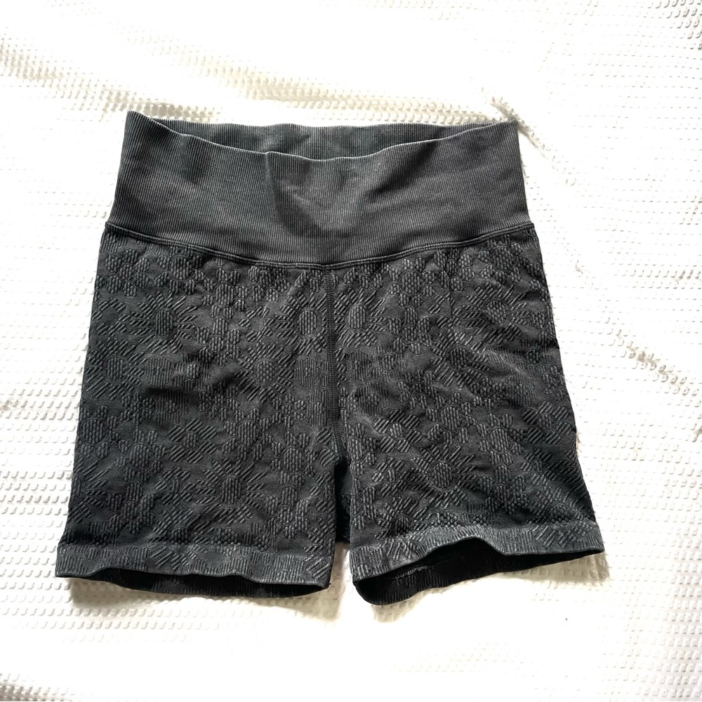 Aerie Offline Women’s Washed Navy Blue Bike Shorts — Medium